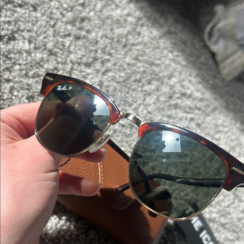 RayBan clubmaster sunnies w/ Case (& receipt)